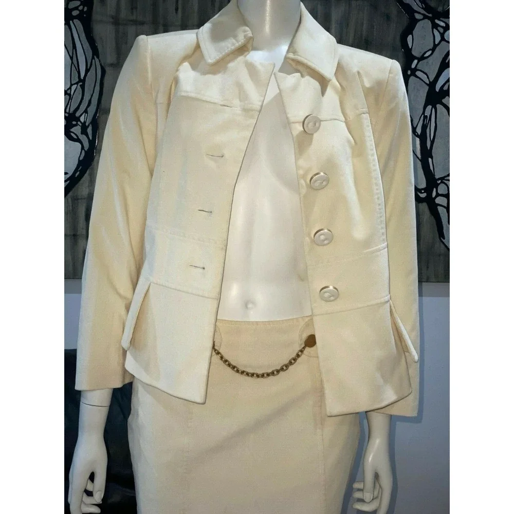 Escada brand color